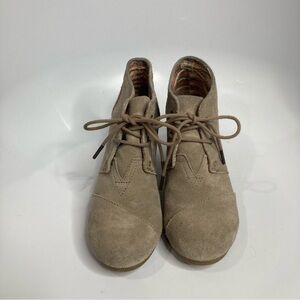 Tom’s desert wedge Booties tan suede size 8